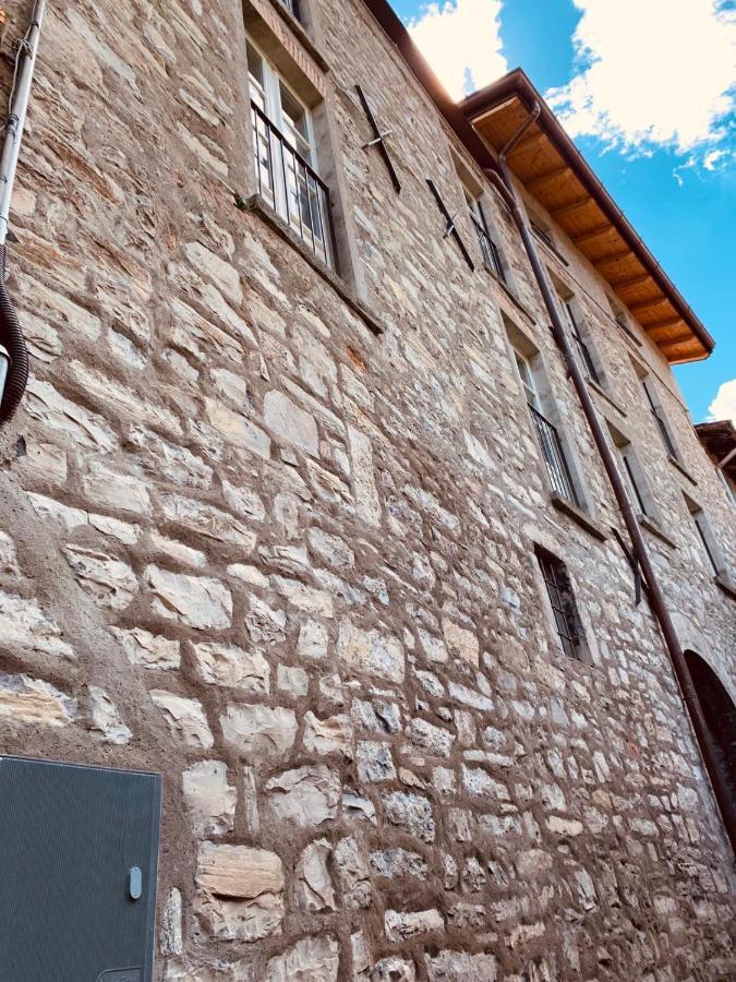 Апартаменты Il Borghetto Di Торно Экстерьер фото